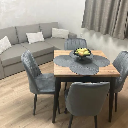 Апартамент в къщи